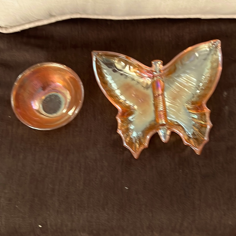 2 pieces of carnival glass